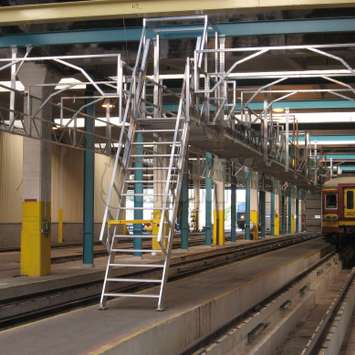 Aluminum construction for trein access Aluminum construction for trein access