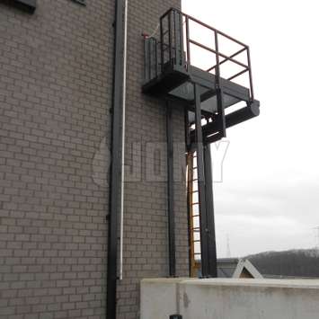  De JOMY Uitklapbare ladder is ideaal als vluchtladder, brandladder en toegangsladder.