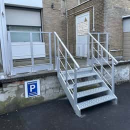 Escalier pour ERP (Etablissement Recevant du Public).