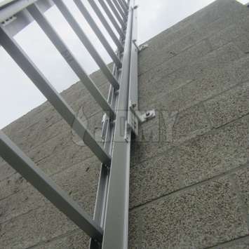 Échelle D'évacuation Incendie Rétractable 3 étages – 25 Pieds (7,6m), Aluminium Rouge