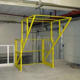 Safety accessories in lightweight aluminum: descent device system, different types of guardrails, horizontal or vertical fall restraint systems etc.