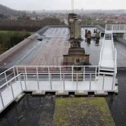 Aluminium walkway platform used for fire escape