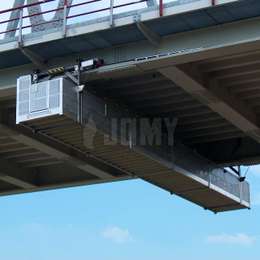 Hangbrug voor onderhoud/reparatie van bruggen.