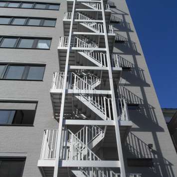 Egress stairs are considered as the preferred solution for safe emergency evacuations and fire escapes. Different configurations for JOMY fire escape stairs are available.