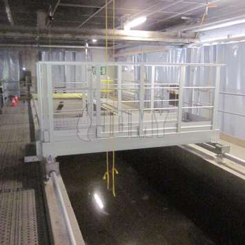 JOMY gebruikt modulaire onderdelen voor het personaliseren van trappen, ladders, loopbruggen, bordessen en andere middelen die aan uw specifieke vereisten voldoen. JOMY ingenieurs ontwerpen volgens de norm EN 14122; toegang machines. JOMY loopbruggen zorgen voor een gemakkelijk en veilig voetpad op hoogte.