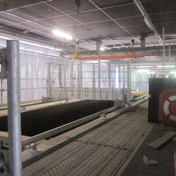 JOMY gebruikt modulaire onderdelen voor het personaliseren van trappen, ladders, loopbruggen, bordessen en andere middelen die aan uw specifieke vereisten voldoen. JOMY ingenieurs ontwerpen volgens de norm EN 14122; toegang machines. JOMY loopbruggen zorgen voor een gemakkelijk en veilig voetpad op hoogte.