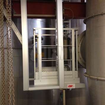 JOMY uses standard aluminum profiles designed by JOMY to make stairs, ladders, walkways, platforms and other constructions to your specific needs in an industrial environment. The JOMY engineers develop according to the EN 14122; machinery access. JOMY walkways are engineered for easy and safe passage at heights.