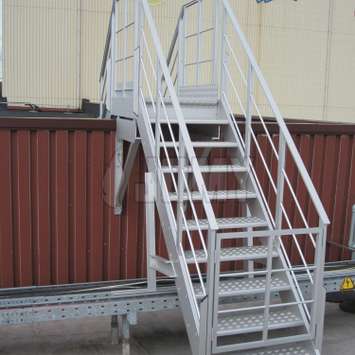 Jomy aluminum stairs on a roof