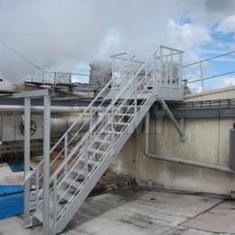 Jomy aluminum stairs on a roof