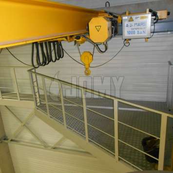 Maintenance platform for a palan lifting Maintenance platform for a palan lifting