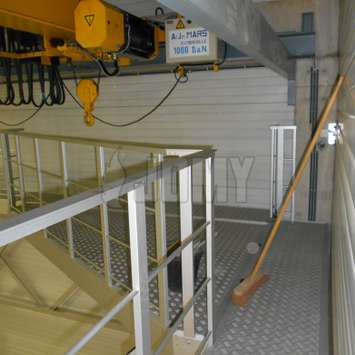 Maintenance platform for a palan lifting Maintenance platform for a palan lifting