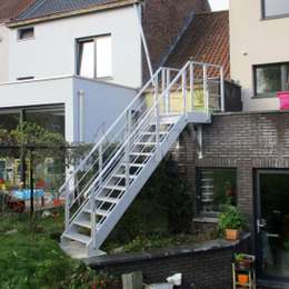 Outdoor metal stairs for roof terrace Outdoor stairs for roof terrace access