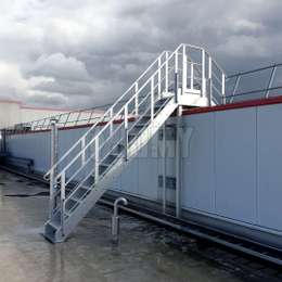 Double stair and platform for accessing different roof levels