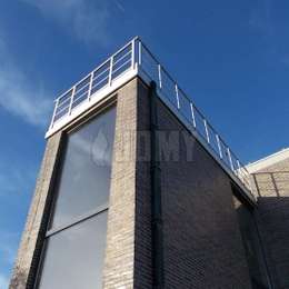 Aluminium guardrails on roof deck