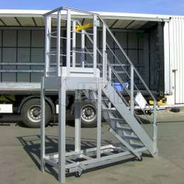 JOMY platforms are adapted to all industrial environments. Many types are available: mobile, height adjustable, suspended, with stairs or a ladder, custom-made,…